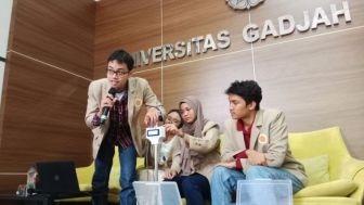 5 Mahasiswa UGM Kembangkan Tongkat Pintar Multifungsi untuk Lanjut Usia dan Tuna Netra