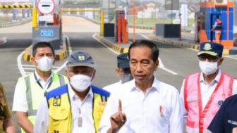 Tanggapi Isu Penghapusan dan Pengalihan Pelanggan Listrik Daya 450 VA, Jokowi: Tidak Ada