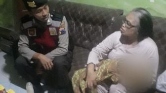 Tega! Bayi Baru Lahir Ditelantarkan di Teras Rumah Warga Kebumen