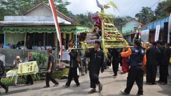 Unik! Sejarah Sedekah Ketupat di Cilacap yang Kini Difestivalkan