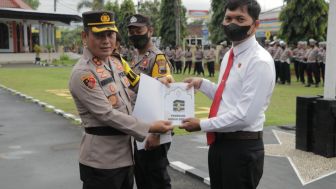 Terharu, 3 Anggota Polres Kebumen Akan Diberangkatkan Ibadah Umrah