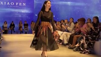 Desainer Muda Asal Surabaya Meriahkan Los Angeles Fashion Week Oktober 2022