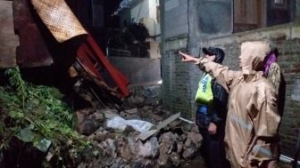 Longsor Menerjang Rumah Warga Desa Gunungwuled di Purbalingga