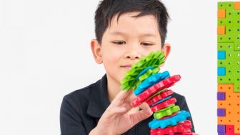 Empat Mainan Bantu Asah Kemampuan Otak Anak, Apa Saja?