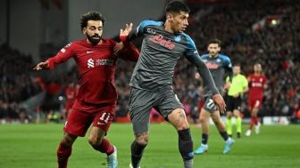 Liverpool Makin PD Usai Bantai Napoli 2-1