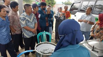 Didampingi Akademisi UNDIP, Petani Desa Majatengah Banjarnegara Belajar Menyuling Kapulaga Jadi Minyak Atsiri