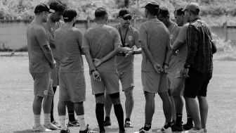 Mulai Berlatih Normal, Pelatih Arema FC Sebut Anak Asuhnya Butuh Waktu Adaptasi