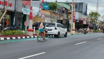 Parah Pesepeda Dipaksa Ngalah, Jalur Sepeda di Kebumen Dipakai Parkir Mobil