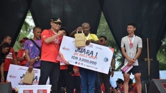 Jauh-jauh dari Kenya, Samson  Juara 1 Lomba Lari Maraton di Kebumen hingga Diberi Hadiah Rp 3 Juta