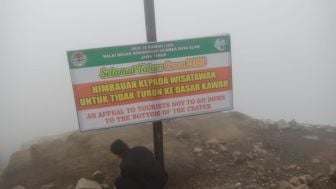 Sehari Kenaikan Level Gunung Ijen, Aktivitas Pendakian Tetap di Buka