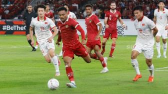 Vietnam vs Indonesia, Timnas Takluk 2-0