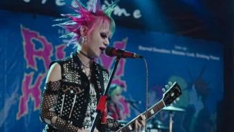 Band Punk Korea Selatan Rumkicks Dilempar Gelas Plastik saat Konser di Purwokerto, Netizen: Bikin Malu!