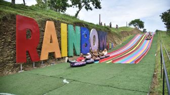 Rainbow Slide Terpanjang Ada di Kebumen, Berseluncur di Atas Gunung dengan View Laut Selatan