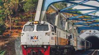 KAI Daop 8 Surabaya Lakukan Perawatan Jalur Rel Guna Memperlancar Angkutan Lebaran