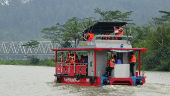 Ujicoba Kapal Wisata Bayu Sena Dibuka Gratis untuk Umum, Masyarakat Antusias Susuri Sungai Serayu