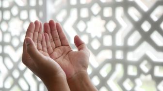 Lakukan di 10 Hari Terakhir Ramadhan, Ini Niat Itikaf di Masjid Arab Latin dan Artinya
