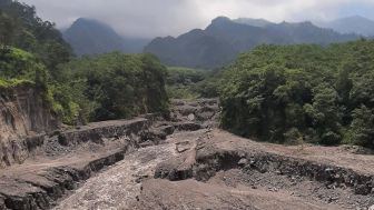 Pasca Erupsi Merapi, Masyarakat Perlu Mewaspadai Lahar Dingin : Ini 5 Cara Penanganan Awalnya