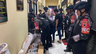 Polisi Sita Ribuan Mercon Renteng yang Siap Diedarkan di Banyumas