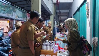 Unik, Ratusan PNS Kebumen Dilantik di Pasar Tradisional