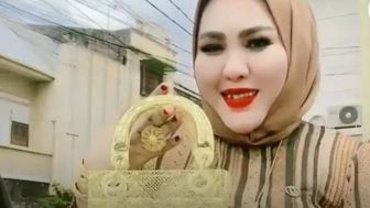 Pengakuan Mira Hayati Pemilik Tas Emas Rp 500 Juta, Beli Perhiasan Tiap Jumat