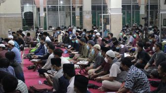 Serunya Kajian Ramadhan di Masjid Jami Al Baitul Amien di Tengah Kota Jember : Jemaah Antusias dari Berbagai Wilayah