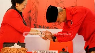 Resmi Jadi Capres dari PDIP, Ini Profil dan Perjalanan Karir Ganjar Pranowo