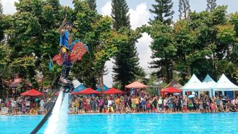 Ironman dan Kuda Lumping Pukau Pengunjung  Owabong Purbalingga