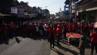 8.000 Buruh Purbalingga Ikuti Jalan Sehat di Owabong