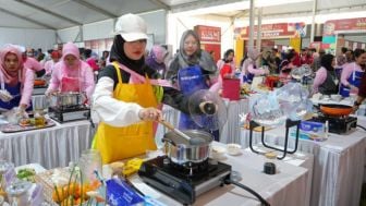 Momen Chaca Frederica Ikut Lomba Masak Soto Sokaraja Banyumas, Sehari Makan Sroto Tiga Kali