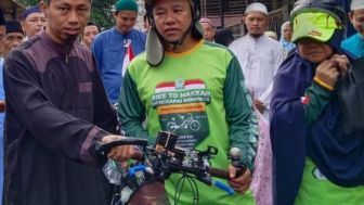 Meski Habis Stroke, Nasrullah dan Istri Nekat Berangkat Haji ke Mekah dengan Sepeda Ontel