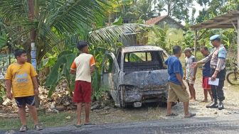 Heboh Mobil Terbakar di Kebumen, Pengemudi Selamat dari Maut