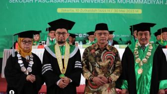 UAH Raih Gelar Doktor Honoris Causa, Tekankan Manajemen Pendidikan Berbasis Al Qur'an dan Sunnah