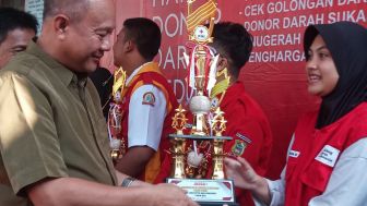 SMAN 1 Karangkobar, Mandiraja dan Bawang Juara ILM Donor Darah PMI Banjarnegara