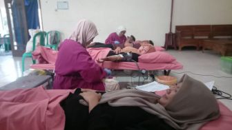 Bantu Penuhi Stock Darah di PMI Banjarnegara, Mahasiswa KKN Unsoed Gelar Donor Darah