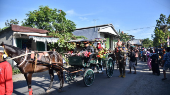 Ada Padepokan Mbah Suman di Kebumen, Kirab Sambil Sebar Uang Rp 15 Juta