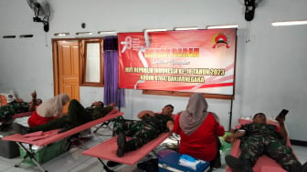 Warga Susukan Banjarnegara Bersama Anggota TNI Antusias Ikuti Donor Darah Sukarela