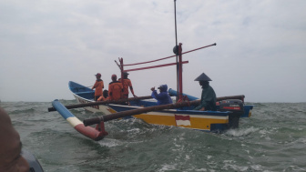 Restu Ibu Hilang Kontak di Perairan Nusakambangan, Dua Awak Masih Dalam Pencarian