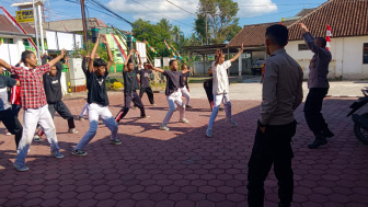 Meresahkan, Aksi Pelajar Banjarnegara Hadang Truk di Jalan Demi Konten