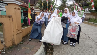 Siswa SMAN 1 Sigaluh Banjarnegara Dibiasakan Hunting Sampah, Ternyata Ini Tujuannya