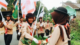 Bikin Haru, Masyarakat Banjarnegara Antusias Sambut Estafet Tunas Kelapa
