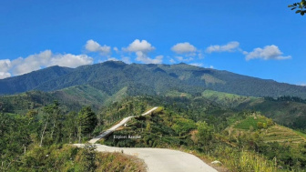 Berjarak 50 Km dari Alun-alun Kendal, Jalan Batu Disulap Jadi Tol Kayangan Oleh Anggota TNI