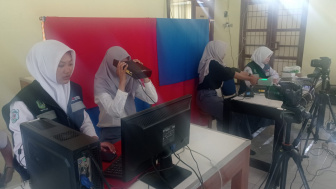 Dindukcapil Banjarnegara Sambangi SMAN 1 Sigaluh, Data Puluhan Siswa