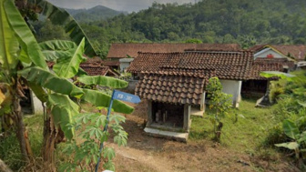 Dikira Pemukiman, Rumah-rumah Kecil di Kebumen Ini Ternyata Isinya Kuburan