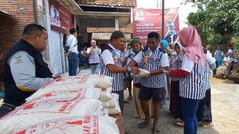 Ratusan Warga Parakan Banjarnegara Serbu Bazar Beras Murah Relawan Garuda Ganjar Pranowo