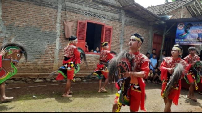 Makna Kesurupan dalam Tradisi Kuda Lumping Banyumas