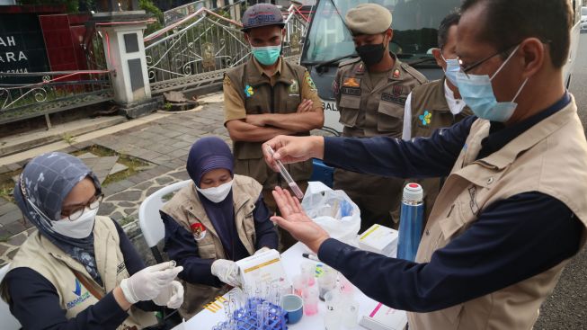 Waspada, Sampel Cumi Asin dan Teri Nasi di Pasar Kota Banjarnegara Positif Formalin