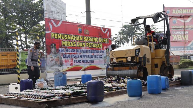 Mapolres Purbalingga Digenangi Ribuan Liter Minuman Keras, Kok Bisa?