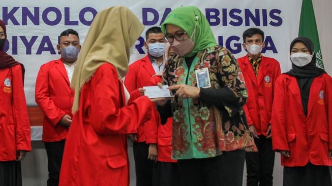 ITBMP Purbalingga Gandeng Bank BNI Bagikan Beasiswa untuk 34 Mahasiswa Berprestasi