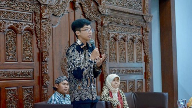 Kisah Inspiratif Hardika, Pemuda Mrebet yang Sukses Berdayakan Masyarakat Desa