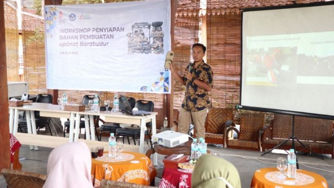 Unik Sandal Upanat untuk Pengunjung Borobudur, Terinspirasi dari Relief Candi